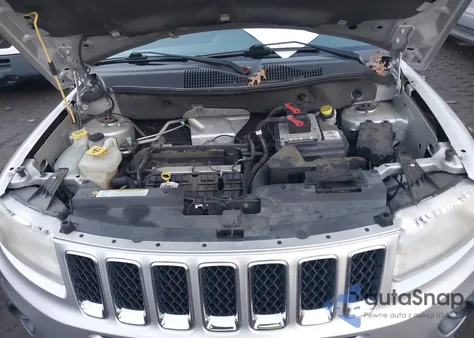 2011 Jeep Compass z USA, uszkodzony, nr VIN 1J4NF1FB1BD135643